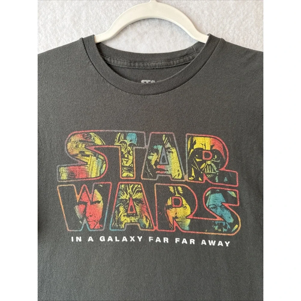 Star Wars In a Galaxy Far Far Away Graphic Rainbow Logo TShirt M Gray‎ Retro Y2K